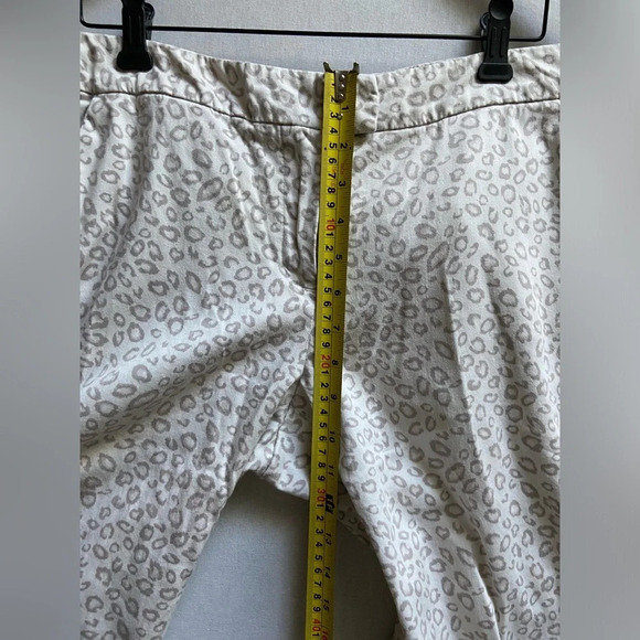 SANDRO cotton leopard cheetah print grey  white shorts sz 10 - Picture 9 of 10